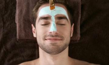 „Gründliche Gesichtsreinigung für Männerhaut bei Elsa Cosmetic in Hannover“