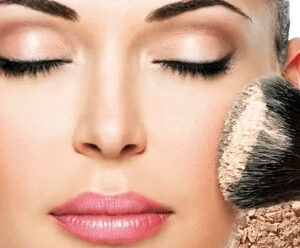 „Hollywood Glow Behandlung bei Elsa Cosmetic Hannover für strahlenden Teint“